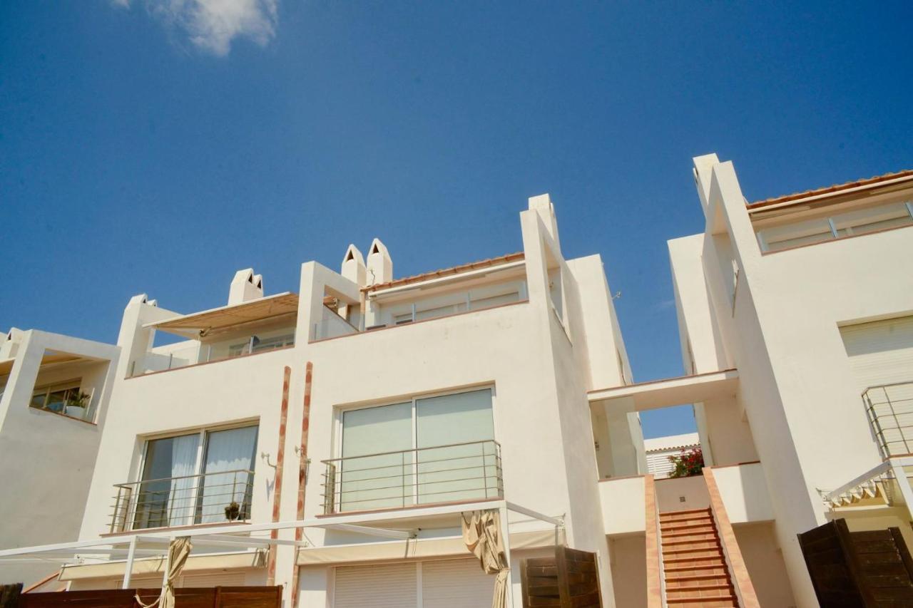 Beachfront Duplex With Terrace And Sea Views - Cadaques Luaran gambar