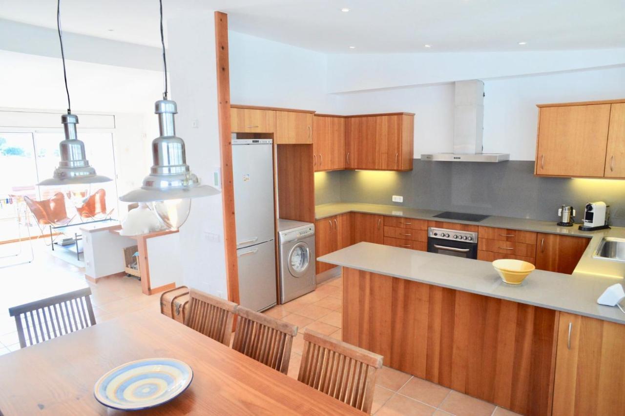 Beachfront Duplex With Terrace And Sea Views - Cadaques Luaran gambar