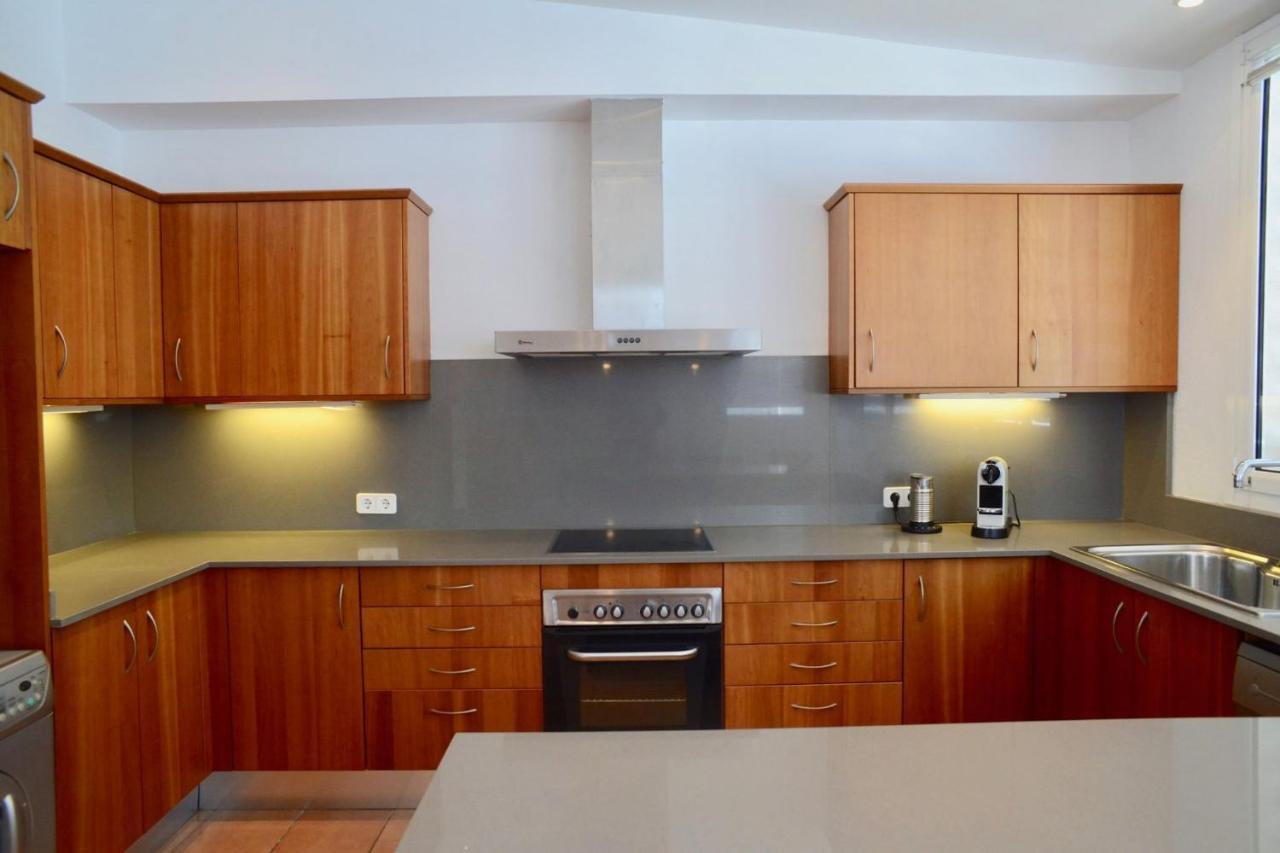 Beachfront Duplex With Terrace And Sea Views - Cadaques Luaran gambar