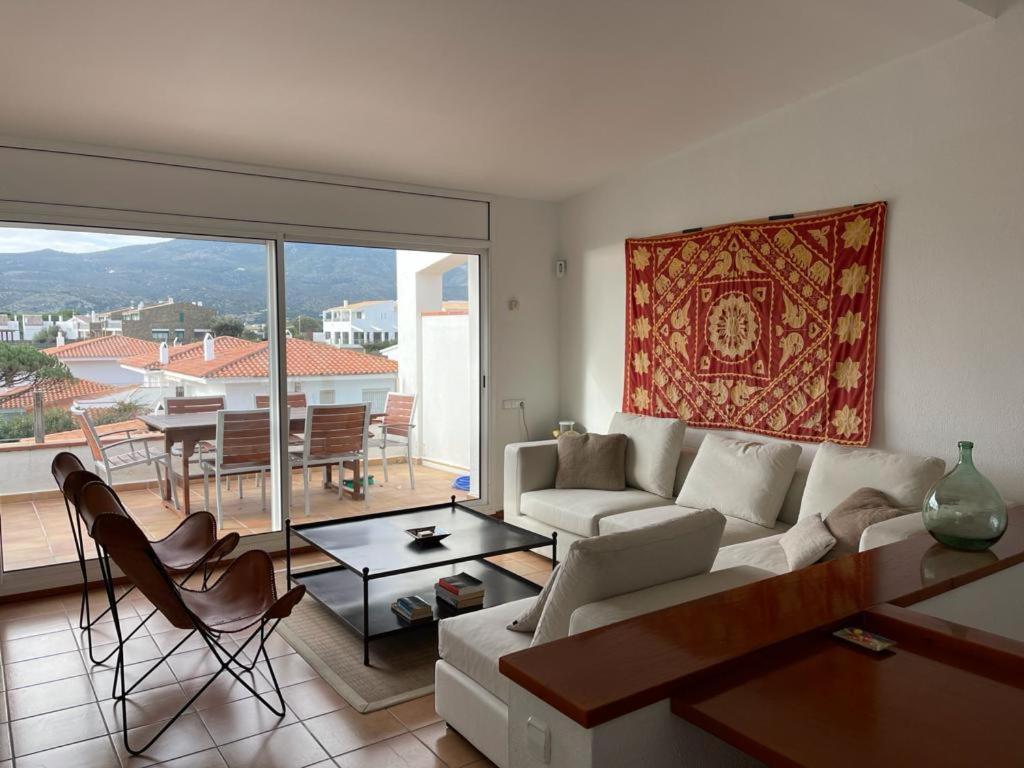 Beachfront Duplex With Terrace And Sea Views - Cadaques Luaran gambar